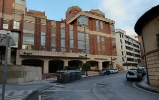 muestra el edificio de la Cámara de Comercio e Industria de Soria.